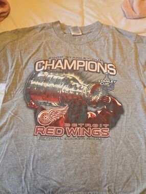 Vintage 2008 Stanley Cup Champions Detroit Red Wings Graphic Tee - Youth M